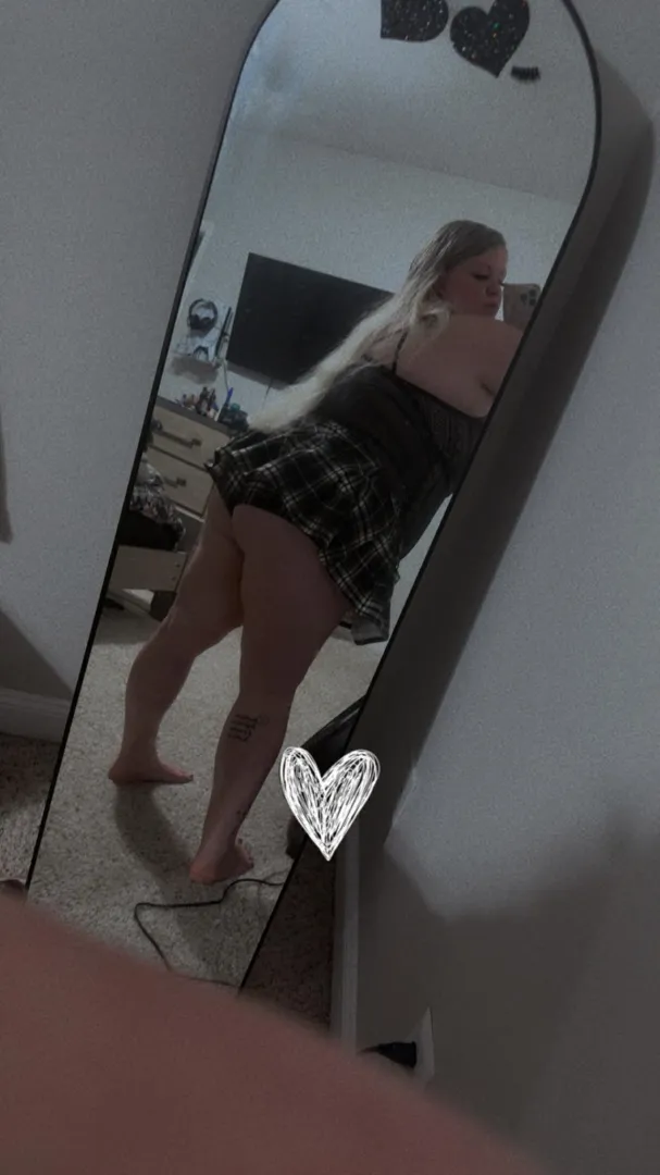 Cum spank mommy’s ass