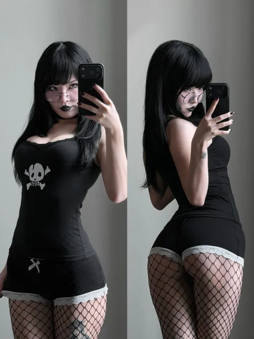 do you fw goth japanese girls?