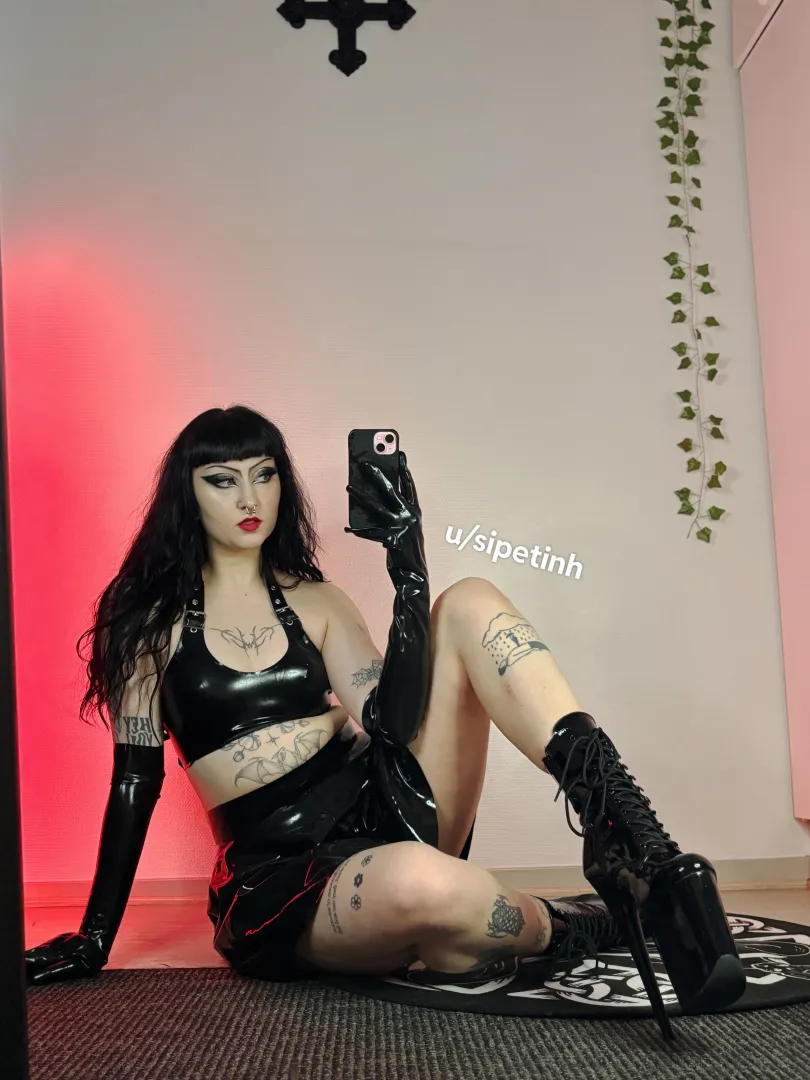 do you happen to like femdom (asking for a friend)