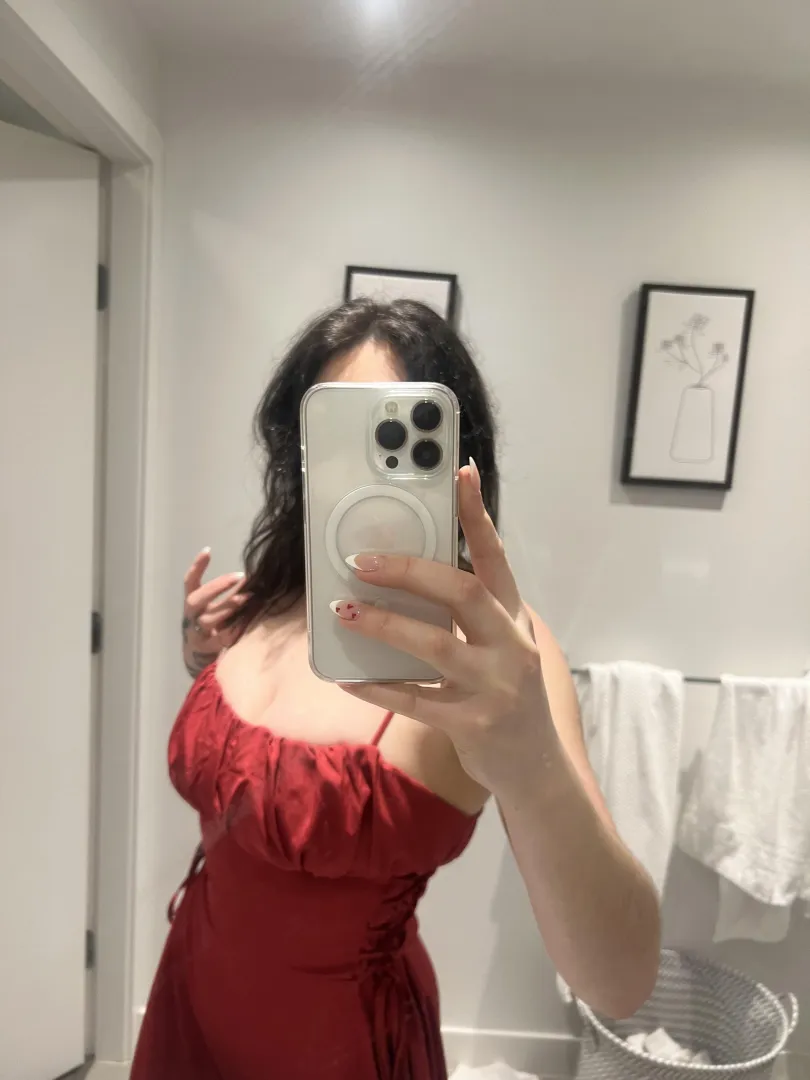 [F] Looking 4 a real man 