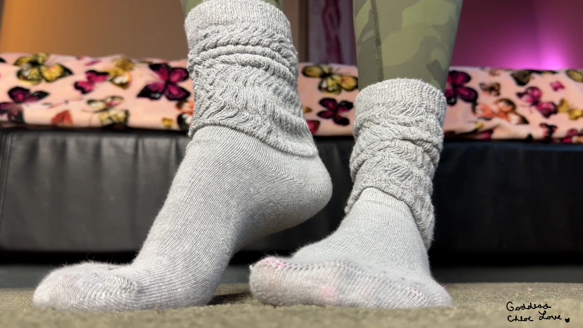 [F] Thick sweaty socks