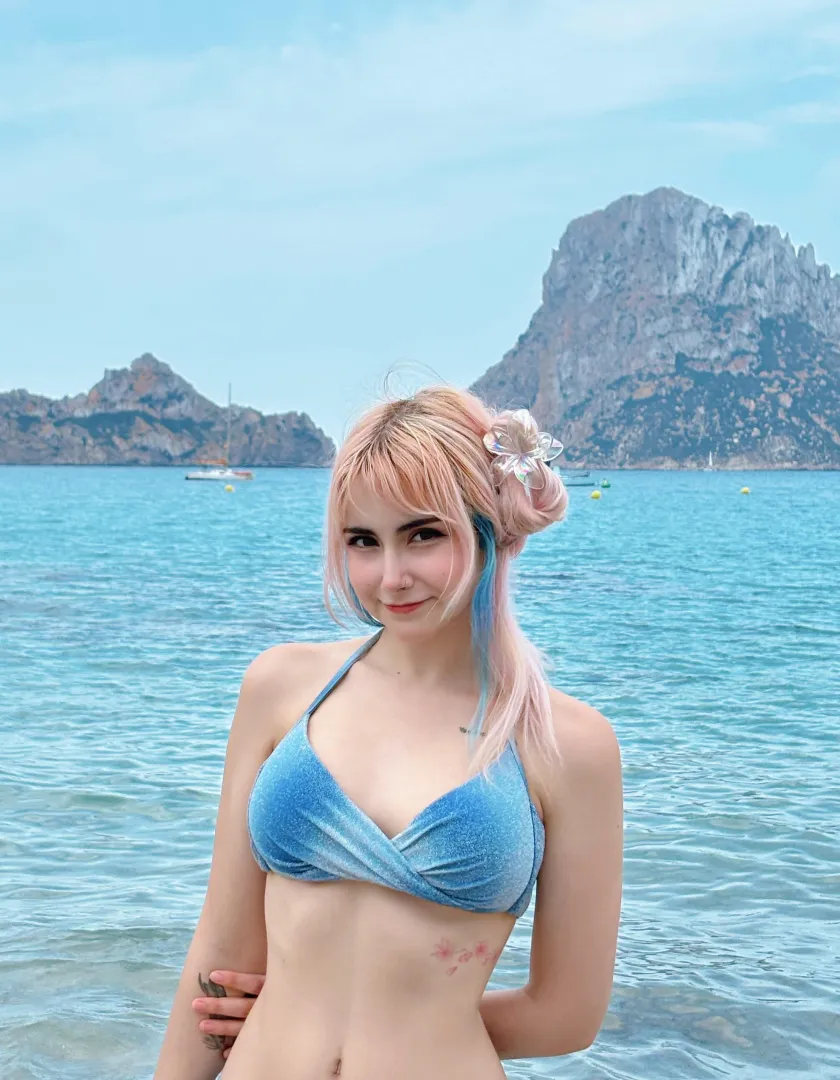 F20 hot enough to be your gf?