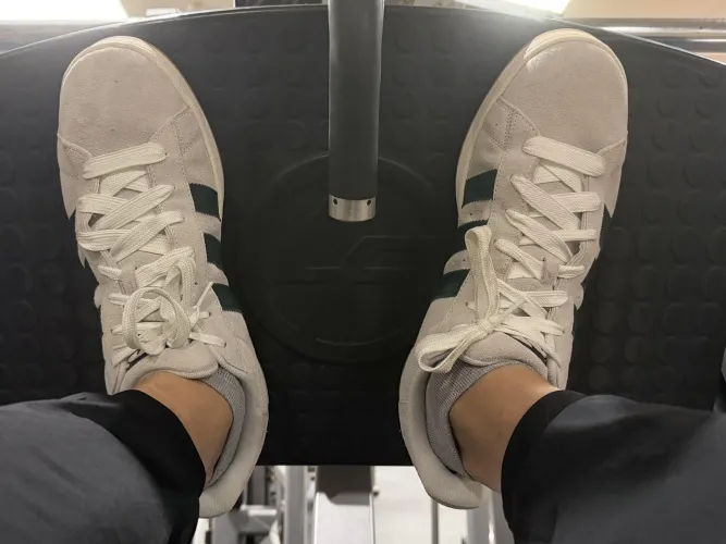 Feet are almost too big for leg press at the gym 
