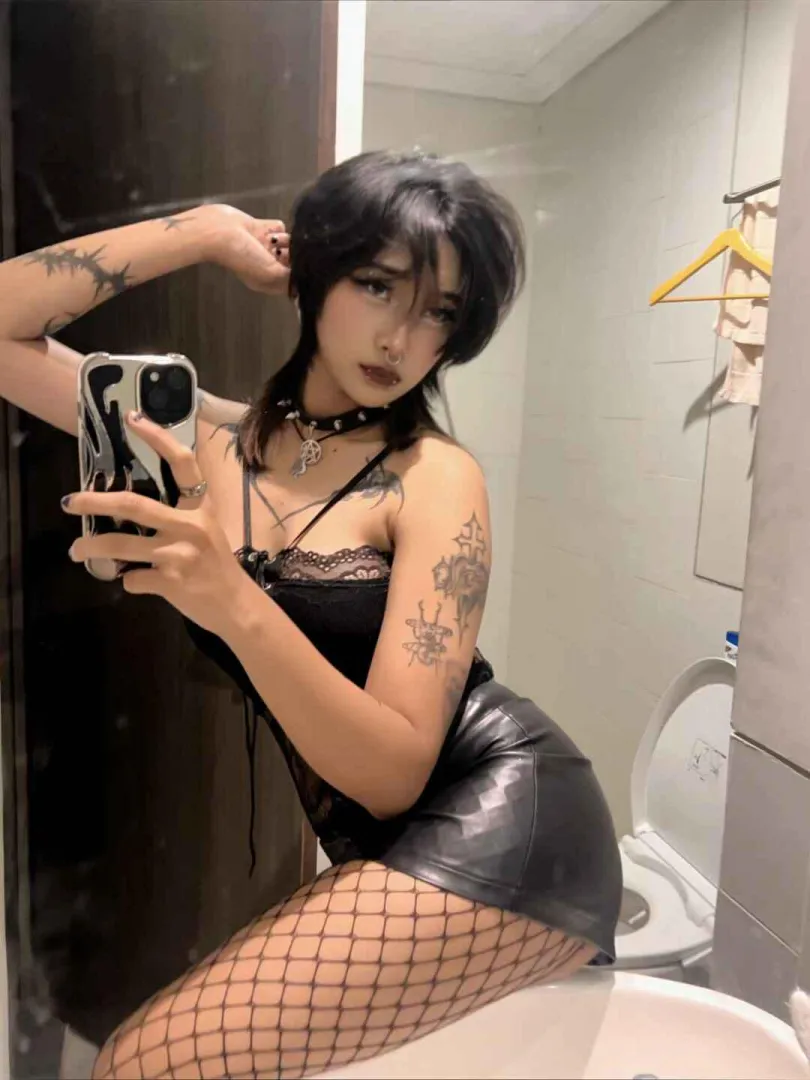 Fishnets and faux latex today :3