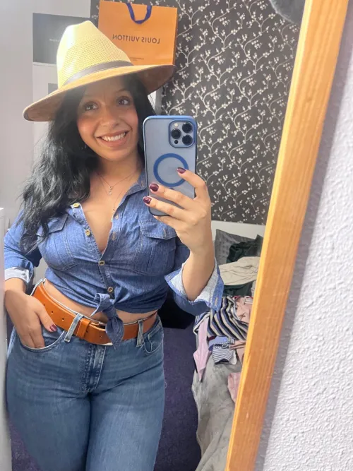 I love taking pictures of myself