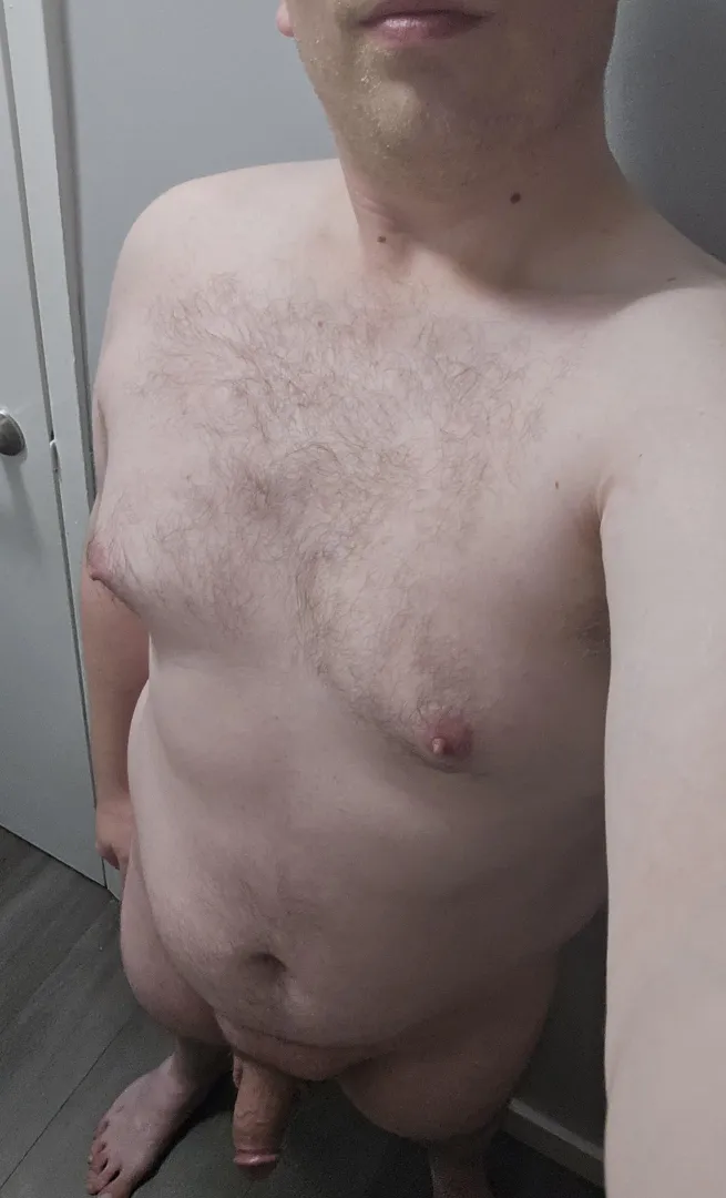 M4M 33 Toronto looking for an older friend.