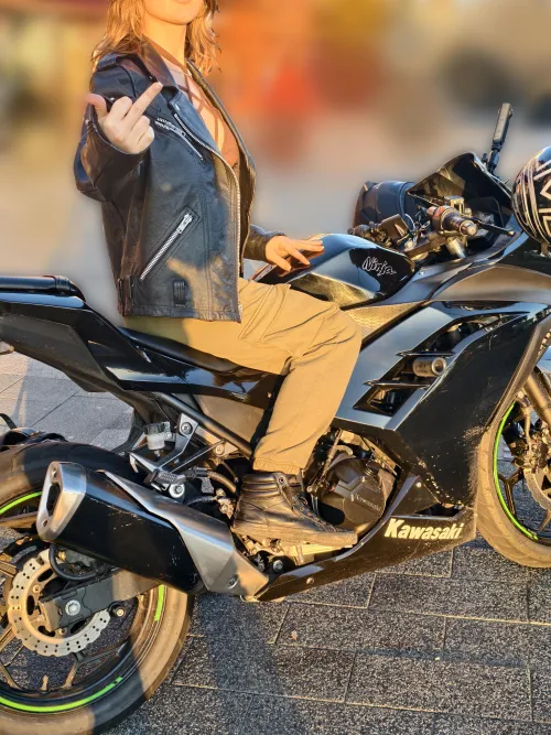 Me and my biker friends wanna laugh at your tiny shrimp