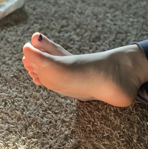 MILF feet still looking young and fresh