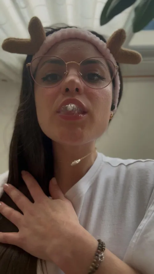 Open wide and nice for mommy 