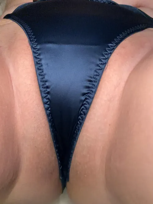 Pretty blue Bluebella's ready for some weekend fun 