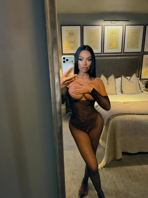 Promise to cover my lips with your juices