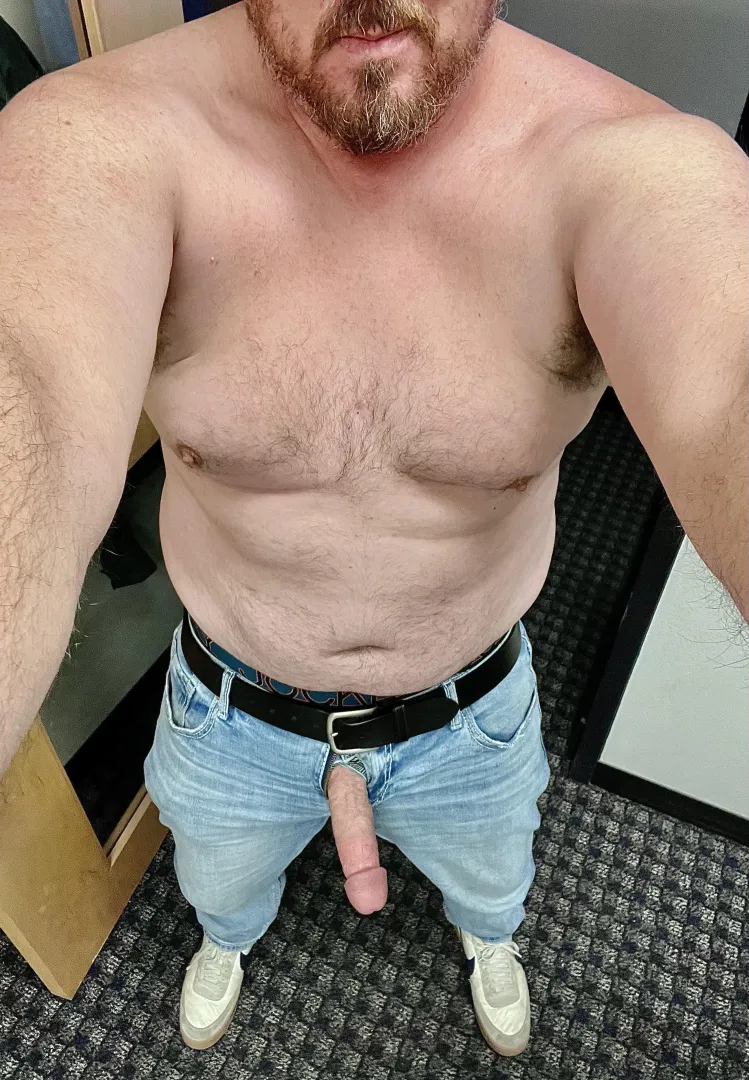 Quiet morning in the office, I’d love if you joined me
