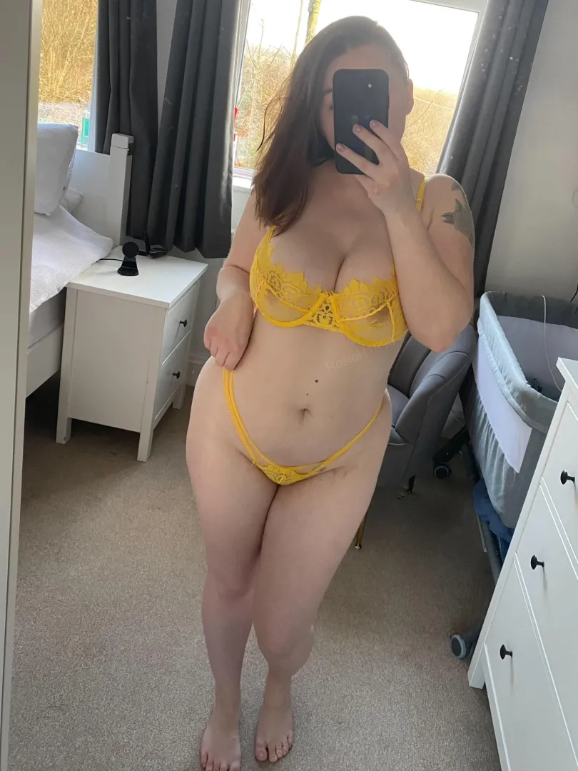 Something about yellow to feel more summery