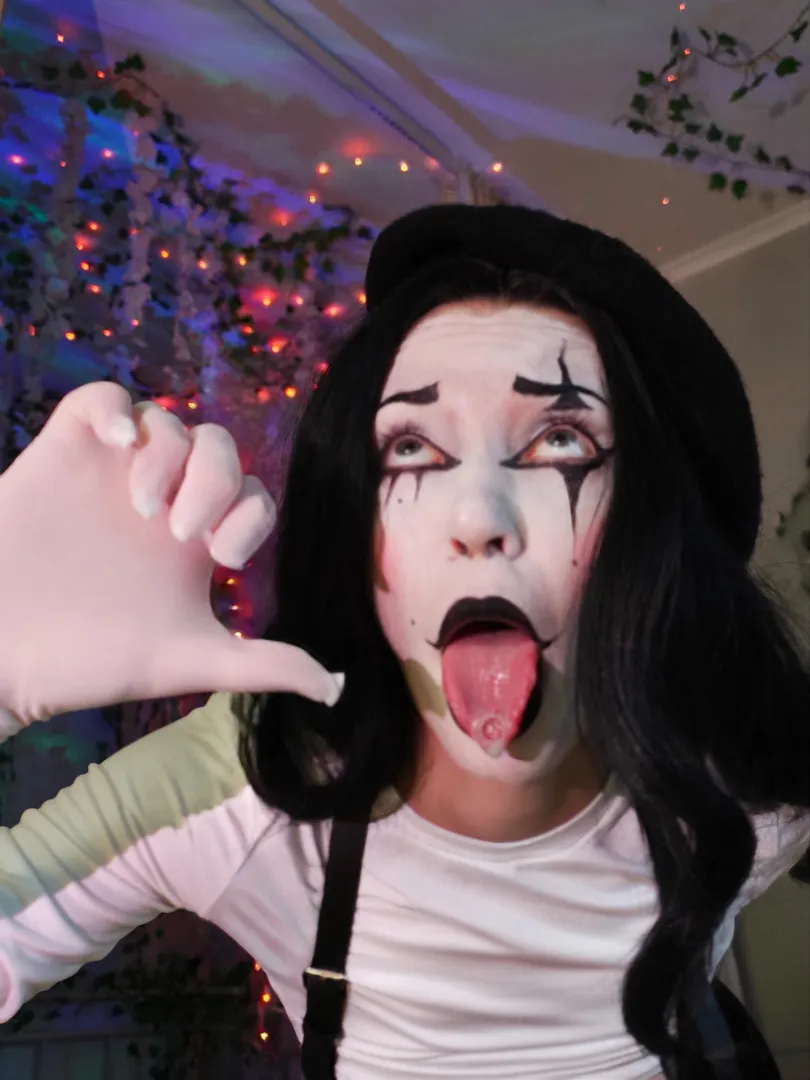 whoop whoop daddy come fuck this painted juggalette hole