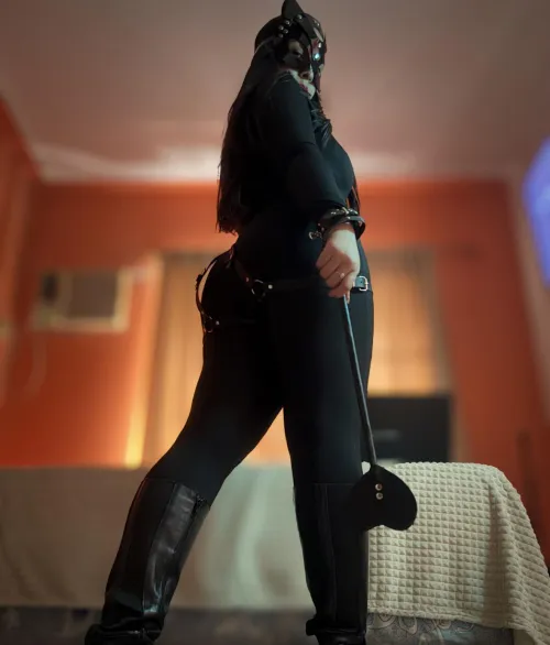 You are my chained puppy: lick my boots or feel the lash that reminds you who’s in charge⛓️