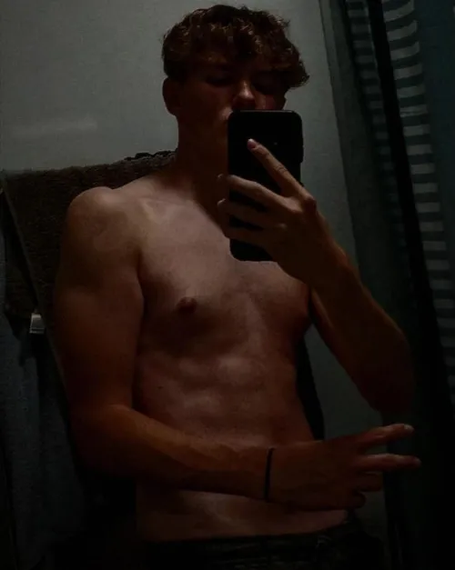 Young dom looking to embarrassing you older pigs