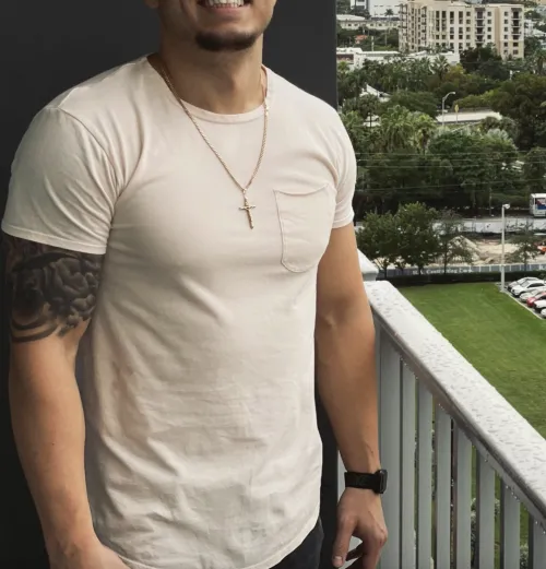 30 [M4MF] Staying at PL for the week, going to Caliente