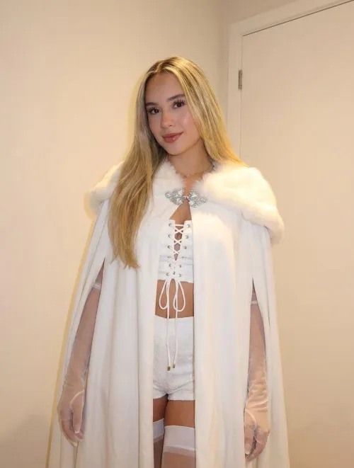 Emma Frost by (sabrina)