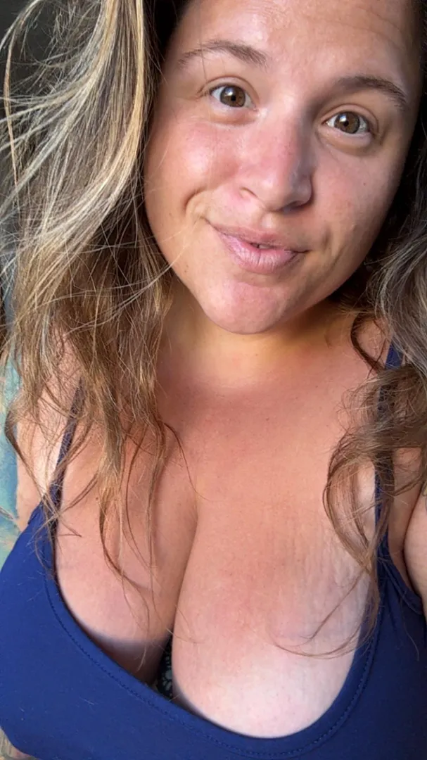 have a sexy Sunday with your favorite tattooed BBW stoner