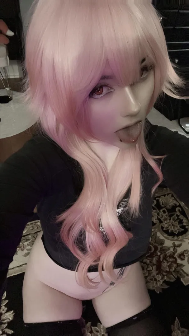 I just wanna be your sugar baby 