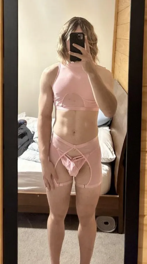I think pink looks good on me 