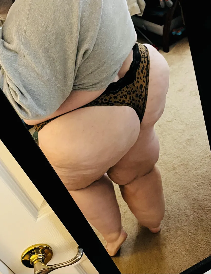 Leopard print is always sexy 