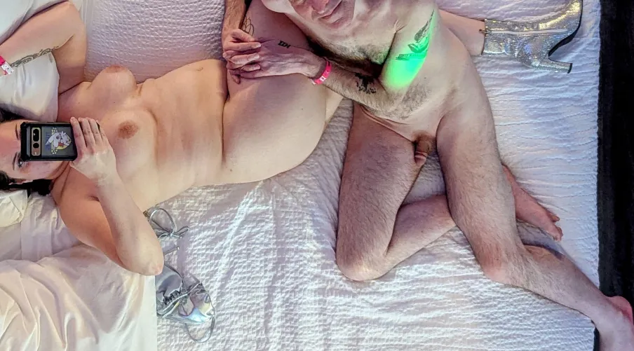 Married Couple 40M&40F Staying for the first time 4/3 to 4/5!