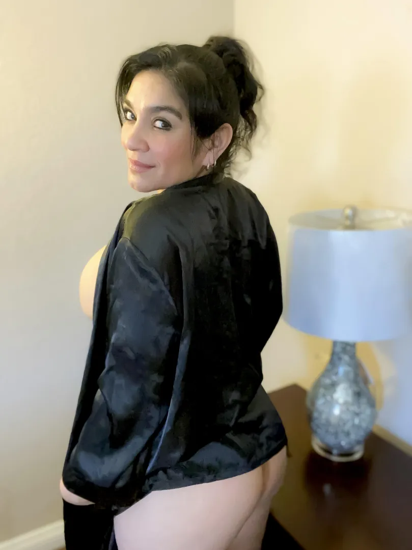 No bra… or panties today. 