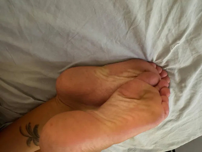 the kind of London feet that deserves to be worship