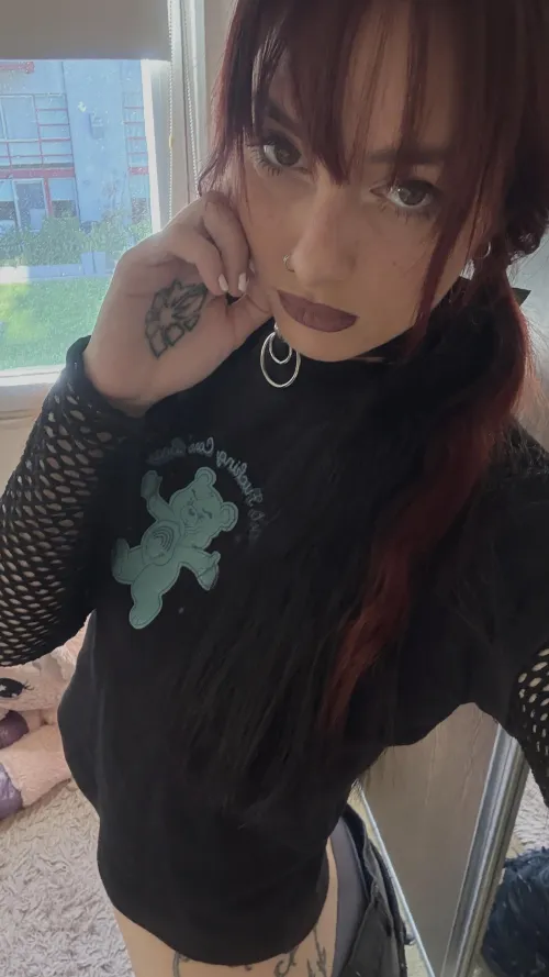 who’s around rn honestly. talk on lnsstgrm: lunaorvyn