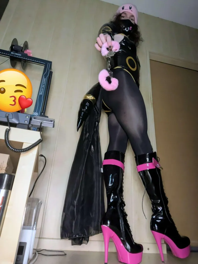 You gonna be a good pet for me or do I have to use these cuffs? >;3