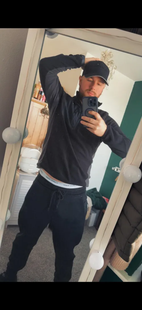 34 uk looking for a chilled bromance daily chats voice notes and videos chat about anything send asl and pic on add - bgkcsc