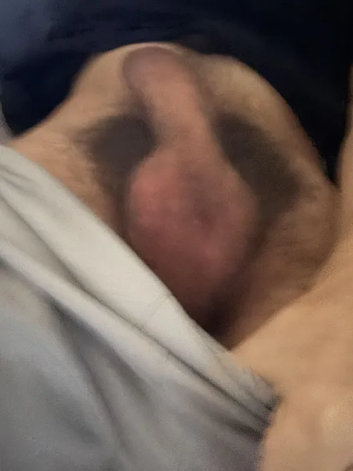 Blurry but musky as fuck, buy me a switch and ill let you clean the cheese 