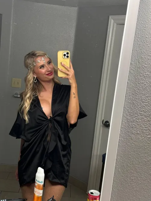 Can a horny girl give you a boner today?