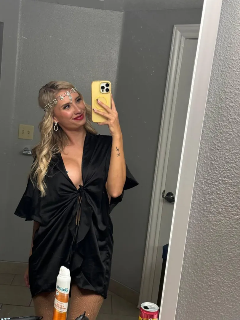 Can a horny girl give you a boner today?