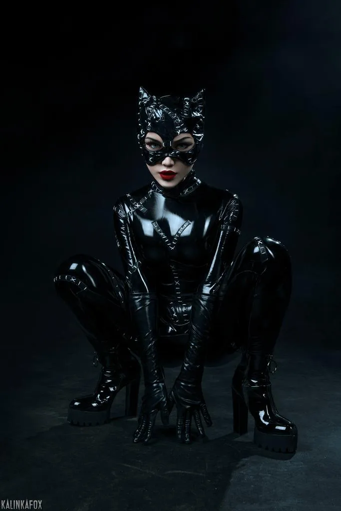 Catwoman Posing (KalinkaFox) [DC]