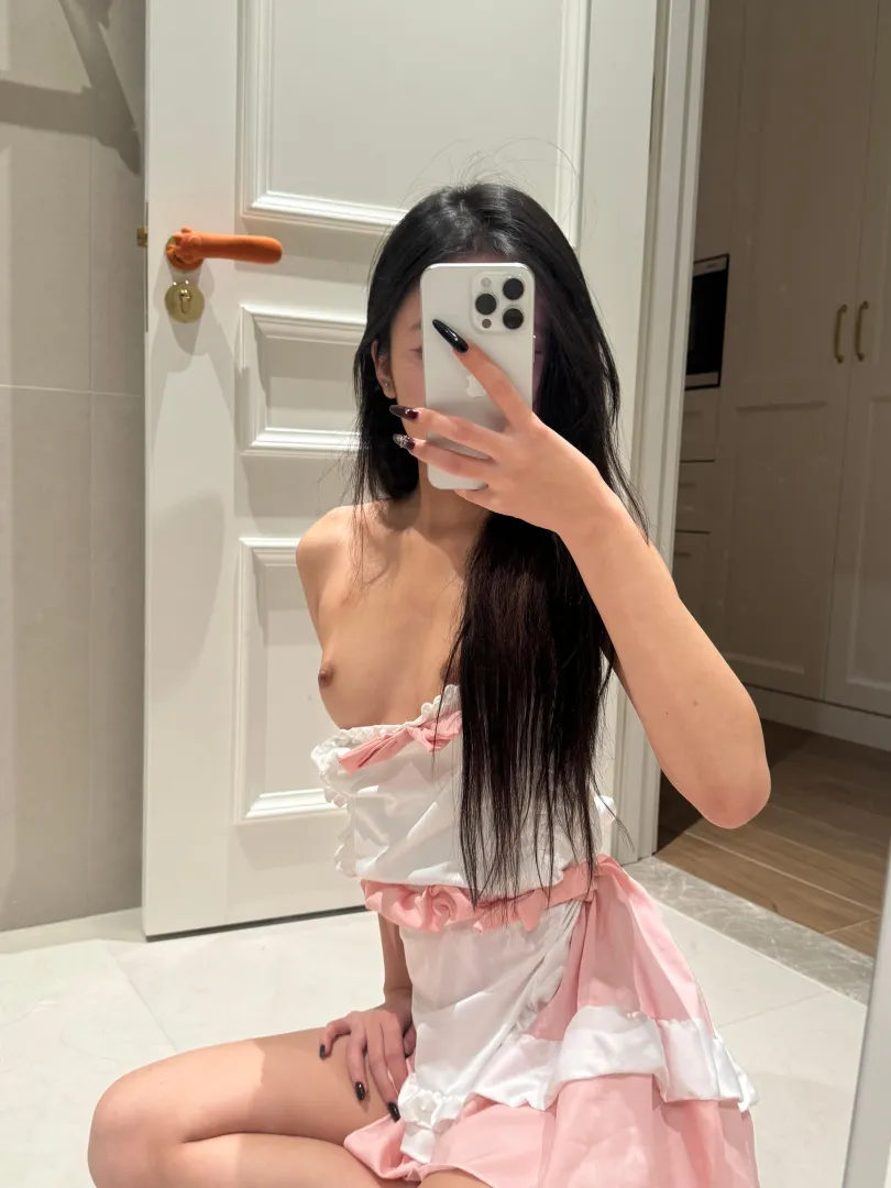 Do I look pretty in pink with my tiny tits out?