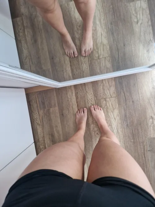 Do you like my pedicure?