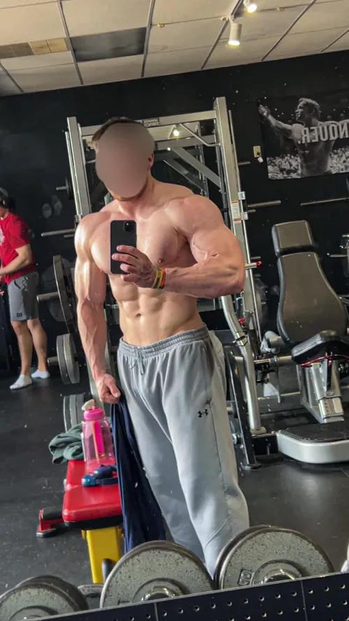 Hello fellow gym bros 24M soon 25