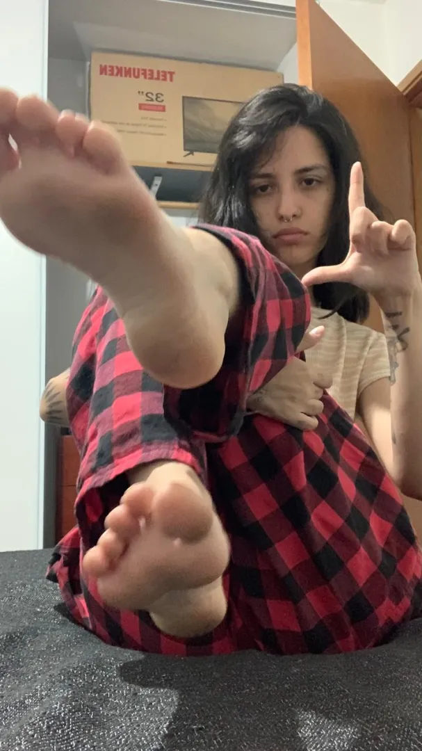 I want you on your knees, on the floor, begging for a milligram of attention