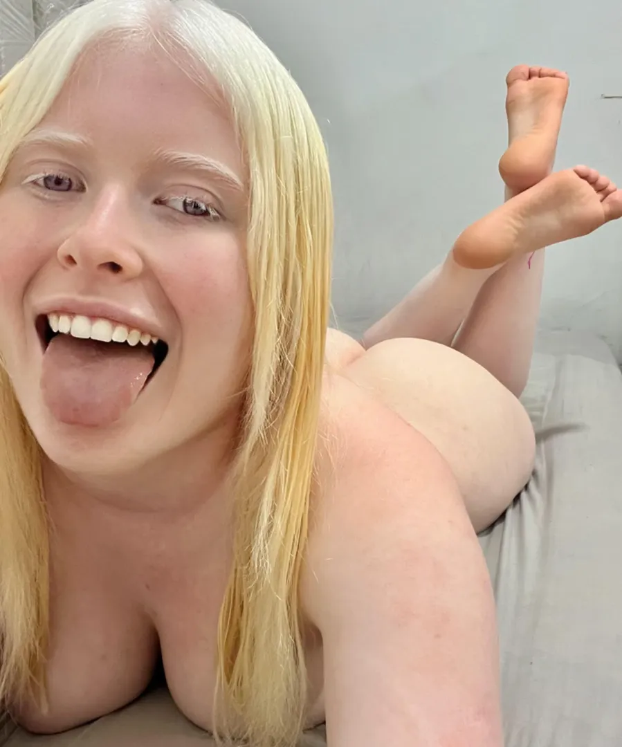 I wonder how many of you would go crazy smelling my feet