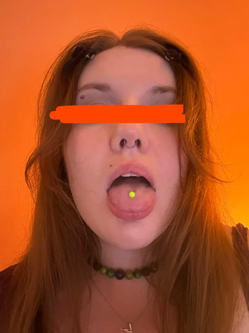 I’m new here be nice to me. OF: @embersinclaire