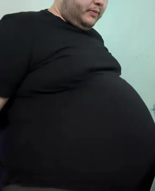 Is black supposed to make you look less fat?