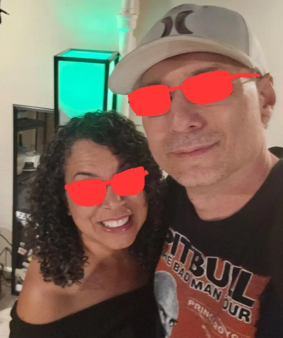 Looking for a playful couple to meet at Mon Chalet tonight!