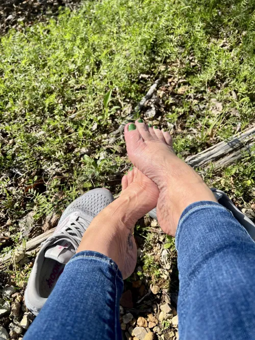 Mid day vibes…do I have your attention? 