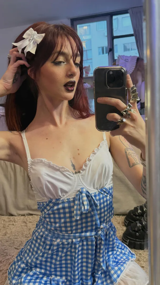 Need a host for tonight, local only send on lnssta: .lunacalanthe'.