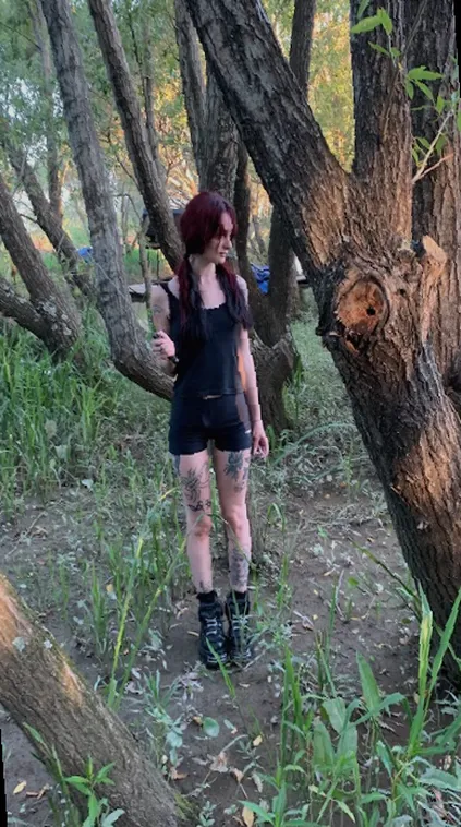 Need a local host for tonight dm me on lntsag: .lunafyrae'.