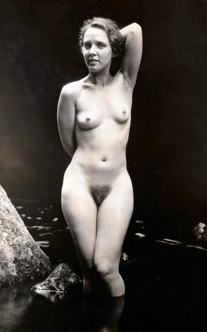 Outdoor nude 1920