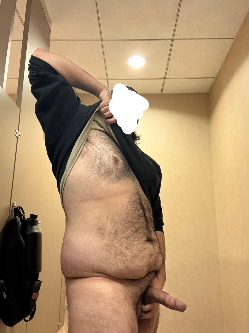 Rubbing one out before work, anyone want to help?