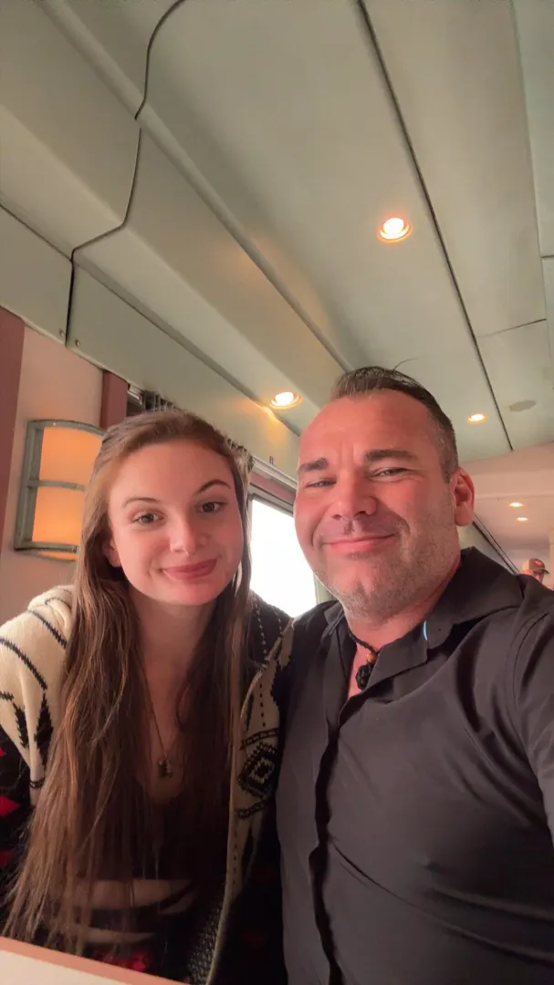 Same Room Full Swap couple looking for friends